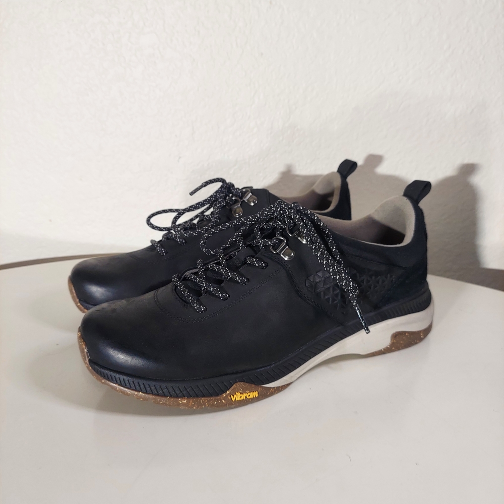 Dansko Mary Black Leather Waterproof Lace Up Casual Sneakers Women's Size 41